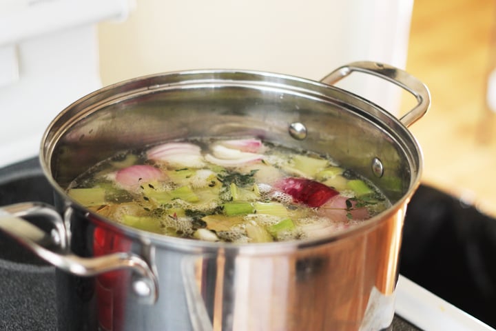 A simple combination of chicken and veggies will help you create a healthy, delicious homemade chicken stock. 