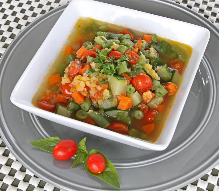 Garden Vegetable and Lentil Soup: If you’re looking for a low calorie, nutritionally-dense, and tasty soup….this is it! #realfood #freezermeal #superhealthy