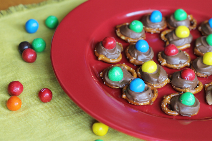 Delicious, bite size Rolo pretzel treats. Takes just a snap to make them and can be made a few days in advance. 