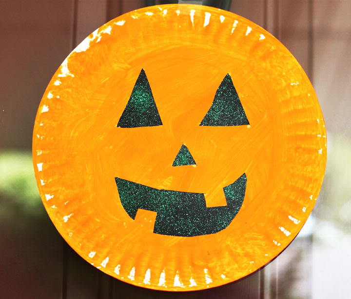 Paper Plate Pumpkins halloween craft for preschooler