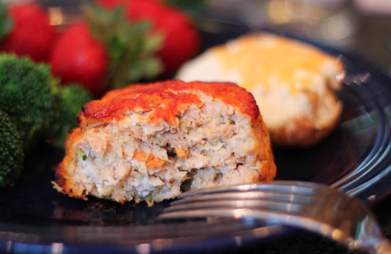 These Mini Turkey and Veggie Meatloaves are a kid-favorite and a great way to sneak in extra nutrition! #realfood #freezermeal #healthy