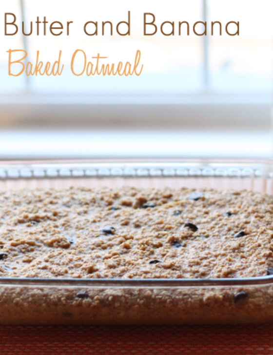 Delicious and healthy! Make this baked oatmeal ahead of time for a warm and comforting breakfast the whole family will love. Double and freeze an extra one for later, too. #freezermeal #realfood