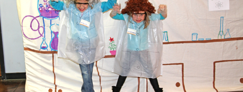 Easy Cheap Science Birthday Party: How to make a science lab photo booth.