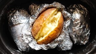 https://thrivinghomeblog.com/wp-content/uploads/2014/07/Crock-Pot-Baked-Potatoes-4-320x180.jpg