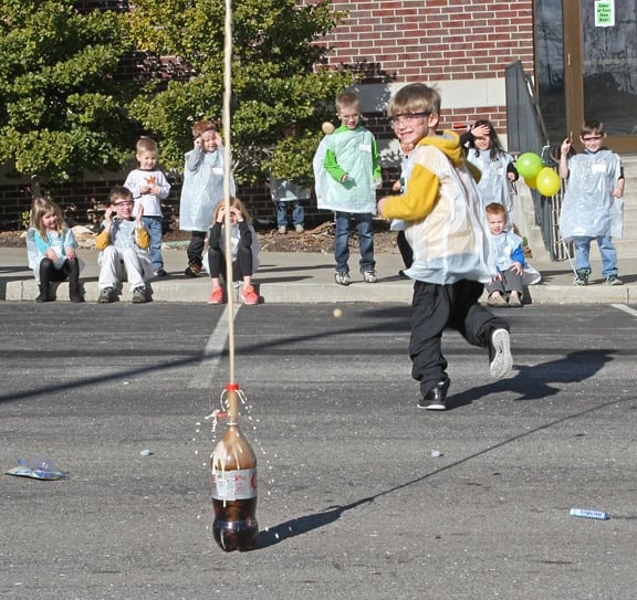 Mentos and Diet Coke Explosion: This science experiment is fun and easy at home, school or for a science birthday party!