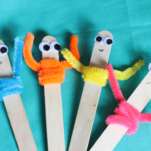 craft idea with pipe cleaners