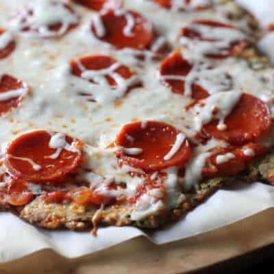 Zucchini Pizza Crust: Seriously, it's good! What a great way to sneak in veggies to your dinner too.