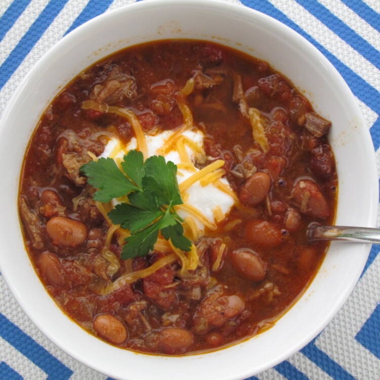 Slow Cooker Steak Chili is a super easy dump and go meal but is full of Tex-mex flavor! Delish! #freezermeal #realfood