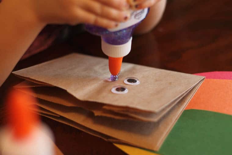 Thankful Turkeys: An easy and meaningful Thanksgiving craft to do with kids. Inside the DIY turkey, your kids will document things they are thankful for that year. It'd be fun to do one each year!