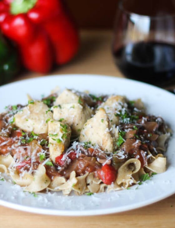 Light and Easy Chicken Cacciatore: How can something so easy be so complex-tasting? Look, friends, if we're going to eat healthfully in the New Year, this dish is what our tastebuds need--flavor, texture, and a beautiful dish to