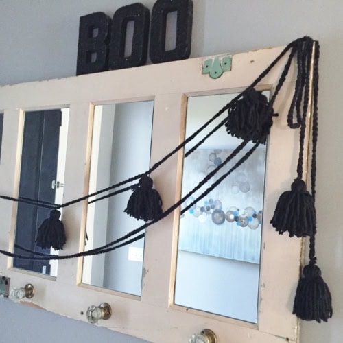 DIY Yarn Spider Garland