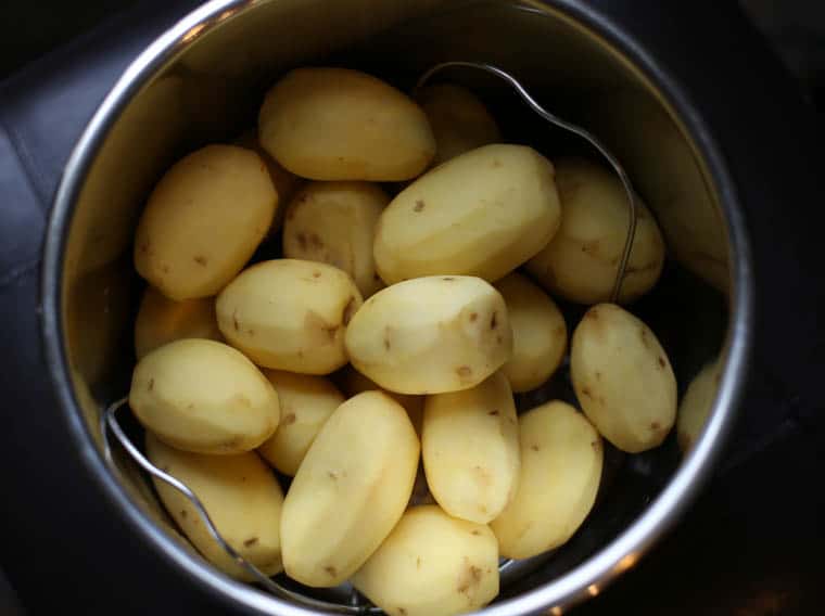 Peeled potatoes in the instant pot. 