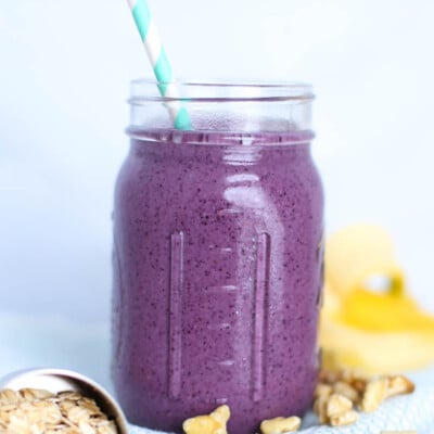 blueberry smoothie in mason jar