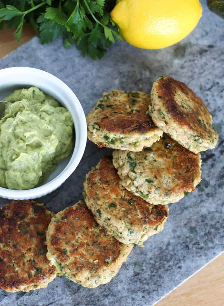 mini salmon patties with avocado dipping sauce