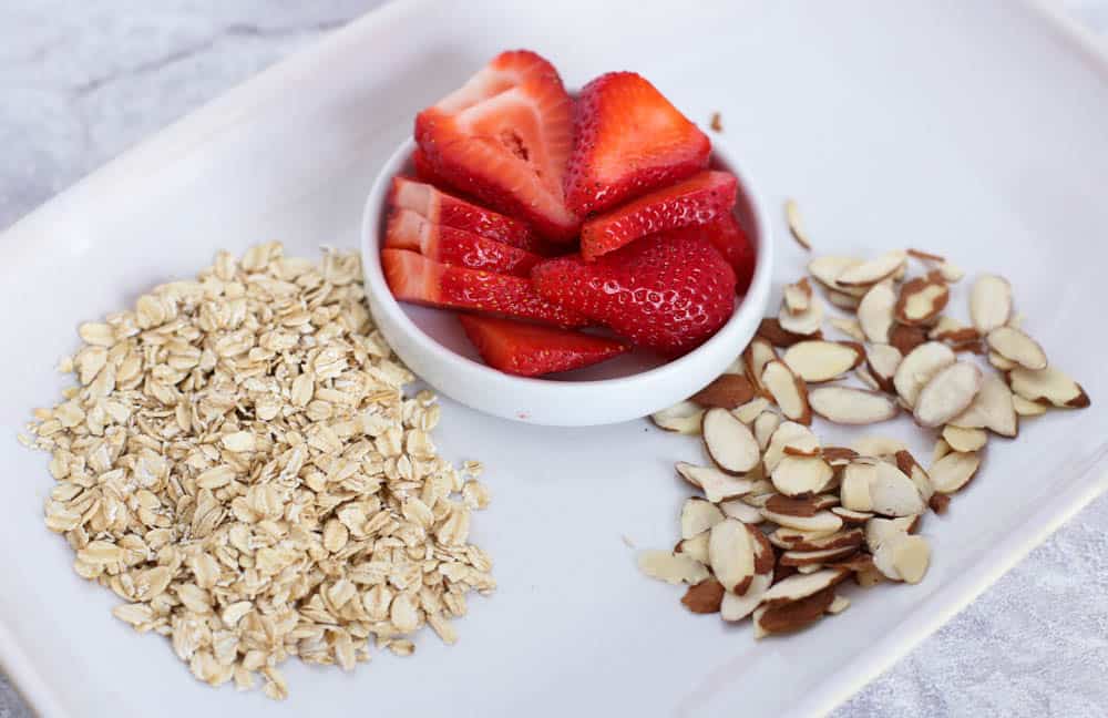 Ingredients for strawberry shortcake overnight oats