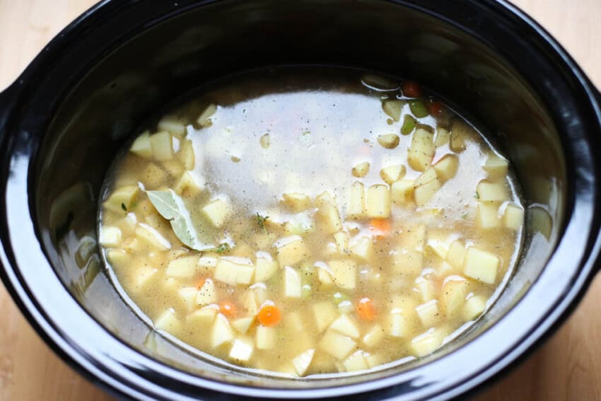 Crockpot Cheddar and Bacon Potato Soup