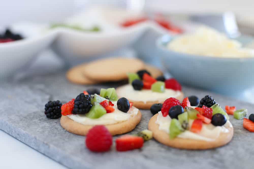 Fruit pizza cookies