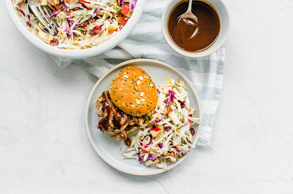 Slow cooker bbq pulled pork sandwiches