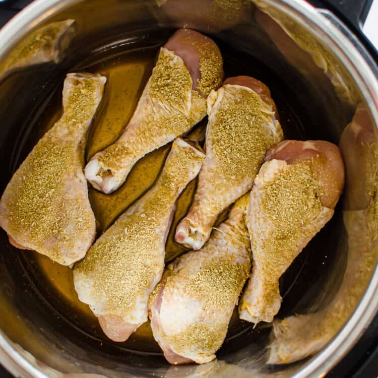 https://thrivinghomeblog.com/wp-content/uploads/2020/12/chicken-drumsticks-3-750x750.jpg