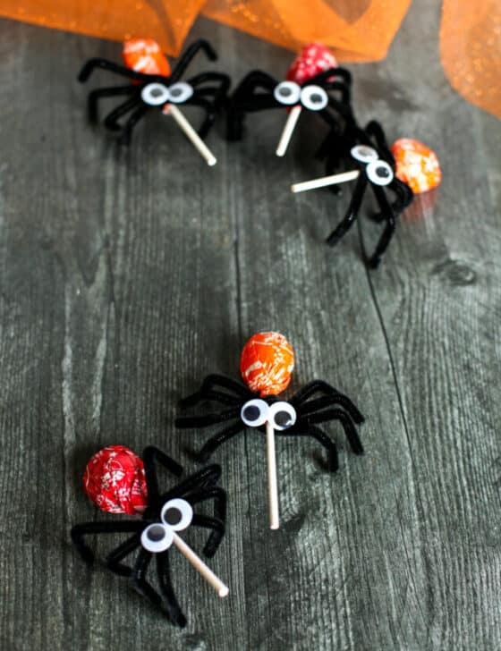 cropped-lollipop-spider-halloween-craft-04.jpg