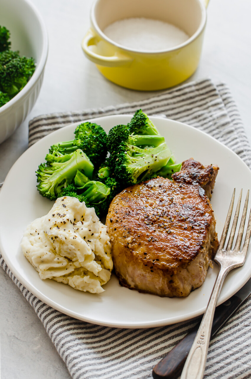 Easy Pan Seared Pork Chops