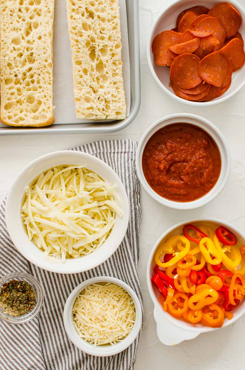 Fan Favorite Pizza Bread {20 Minute Meal!} - Thriving Home