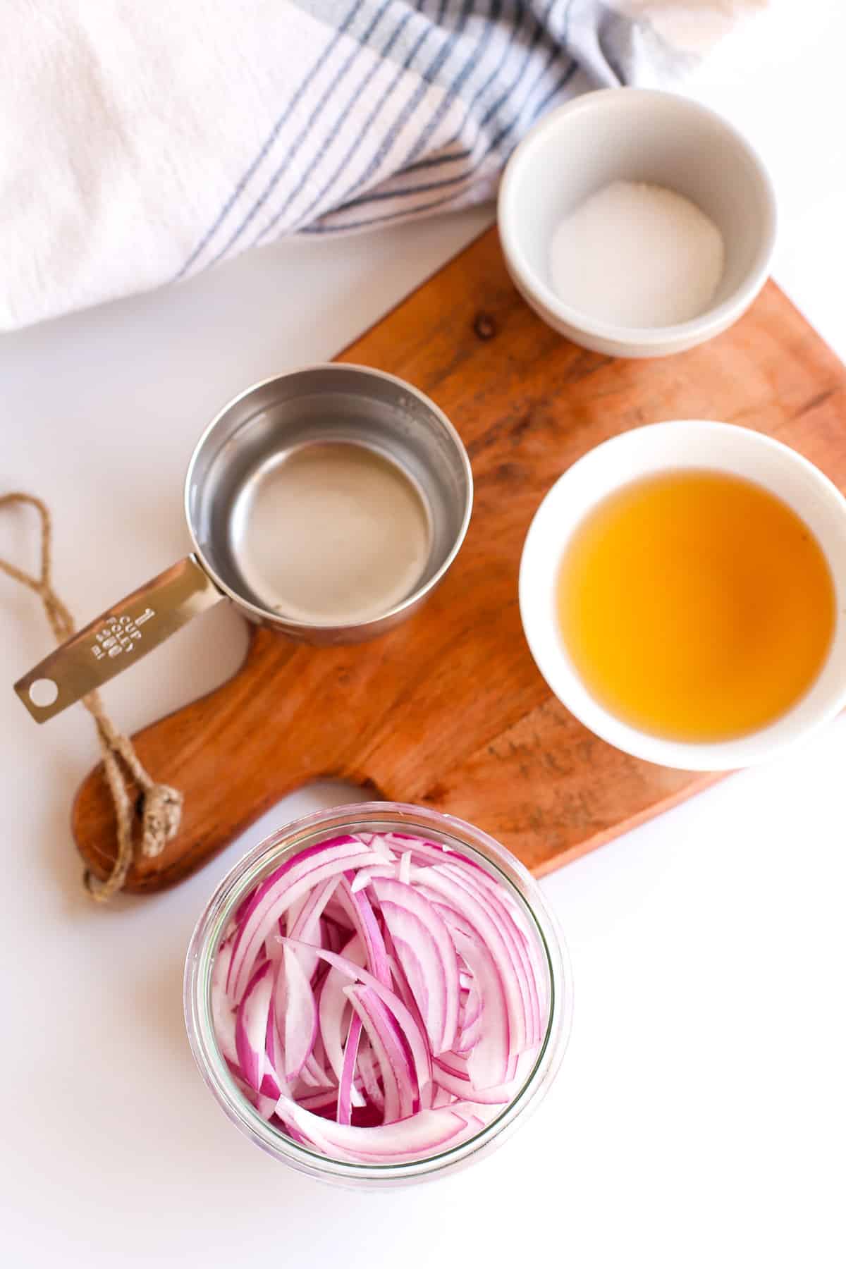 Easy Pickled Red Onions (Great on Tacos!) Thriving Home