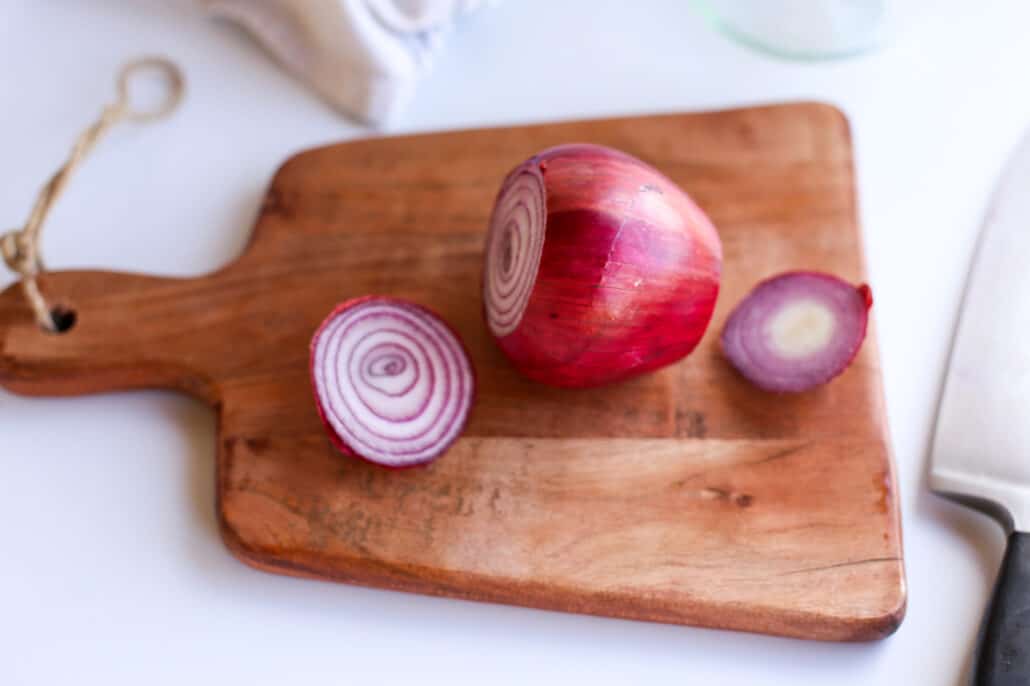 red onion with ends cut off