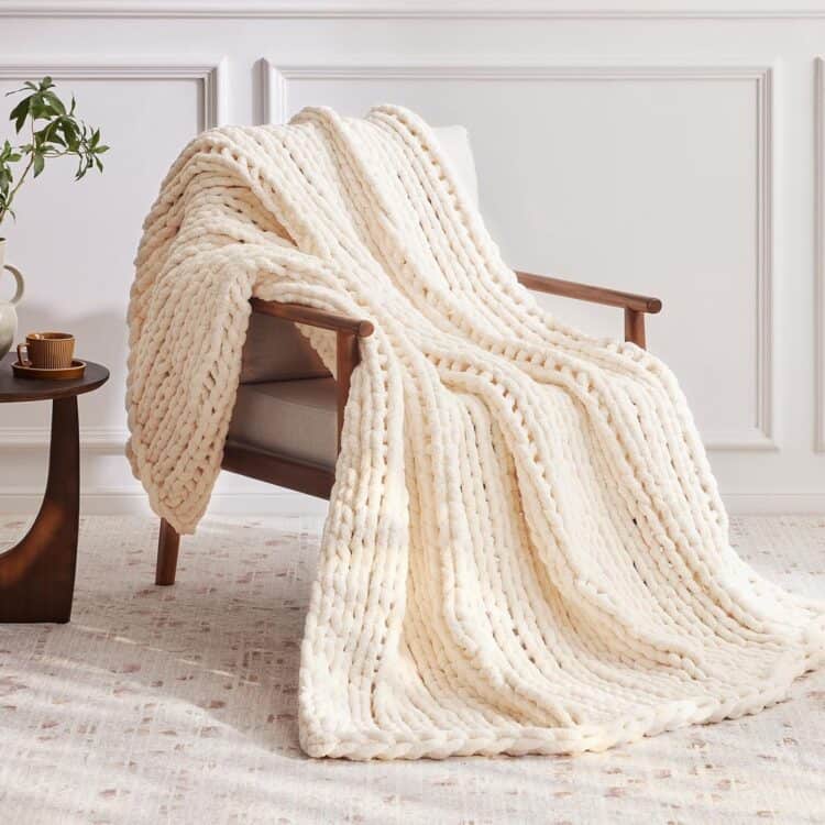 chunky soft blanket for teen girl.