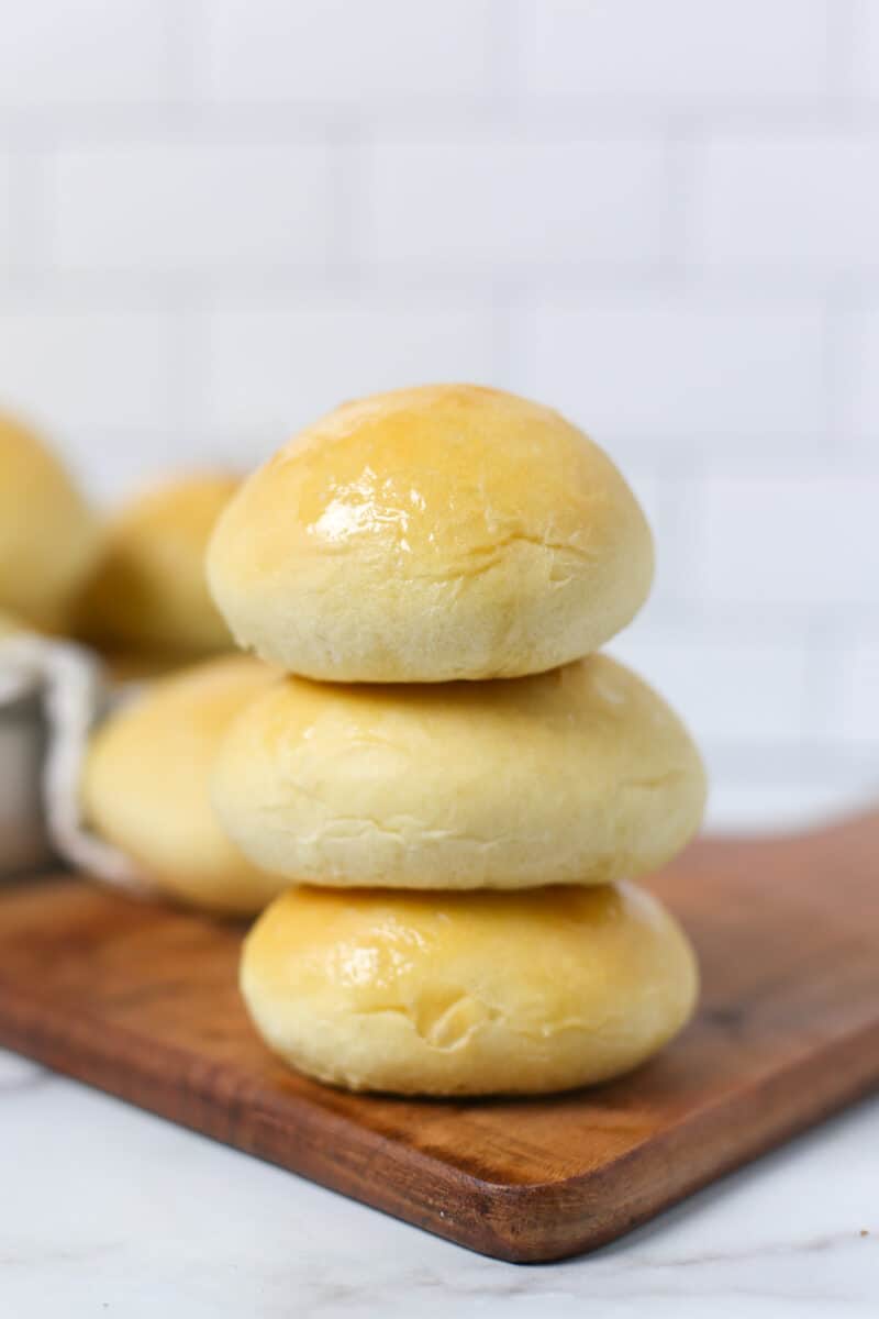 The BEST Bread Machine Dinner Rolls (Soft And Fluffy!)