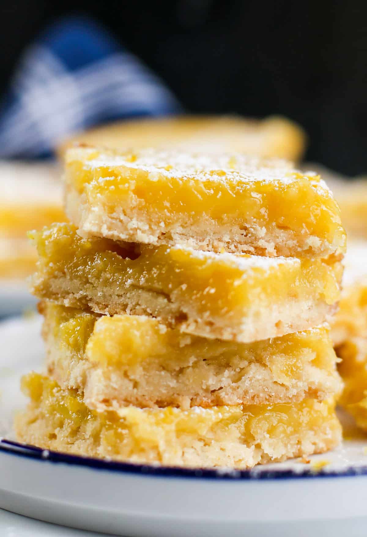 Easy-Lemon-Bars-05