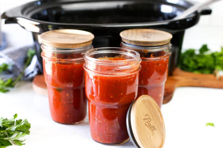 Crock Pot Marinara Sauce in mason jars.