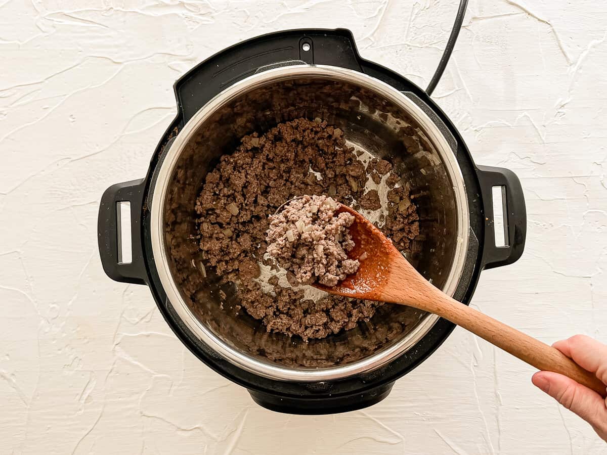 Browning ground beef in an instant pot.