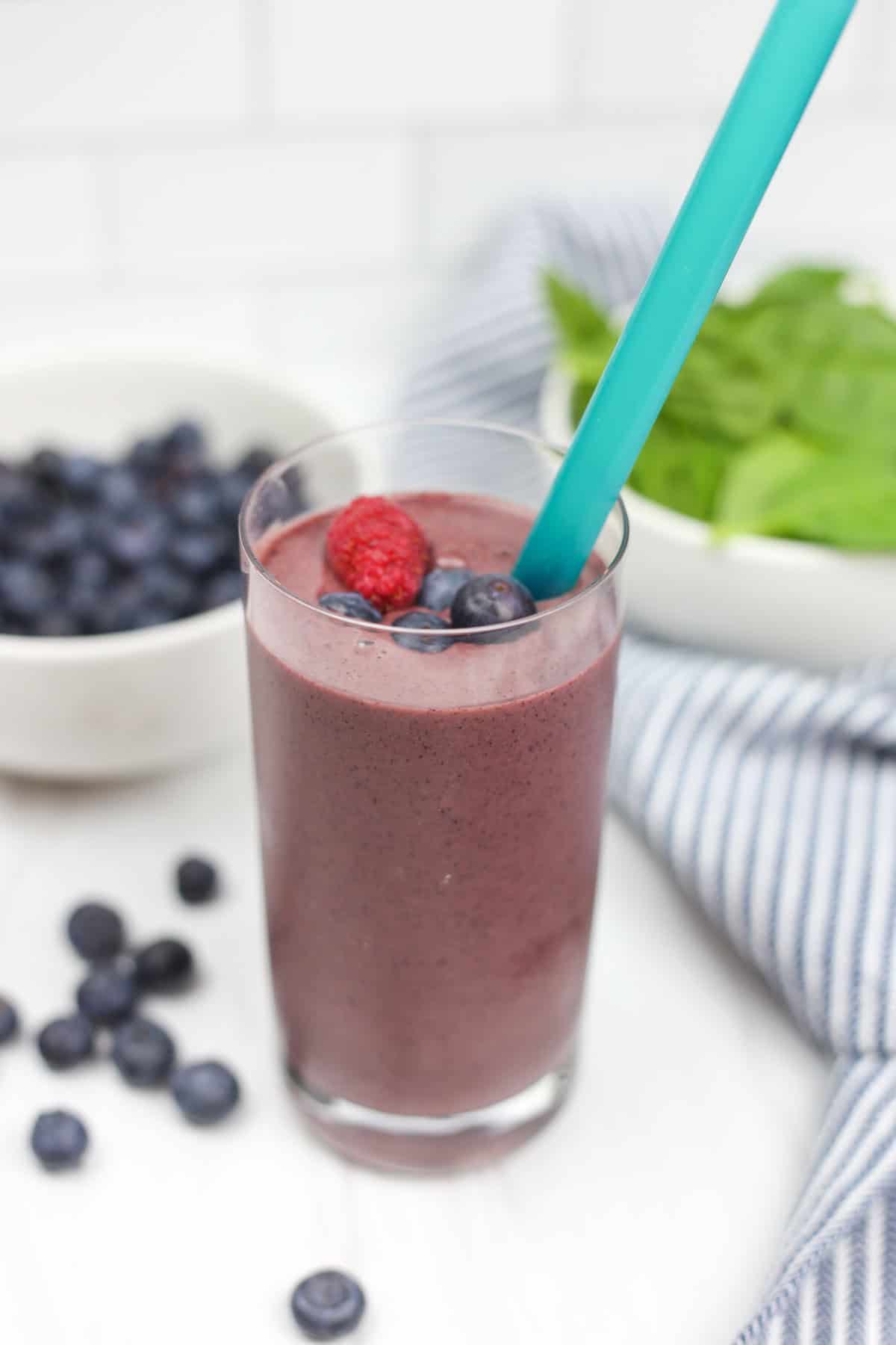 The Best Everyday Smoothie - Thriving Home